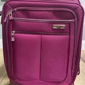 Samsonite Spinner Carry On Luggage